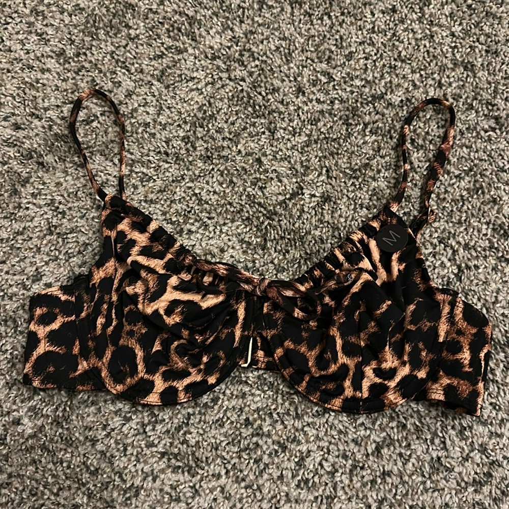 Size Medium Leopard Print Bikini Top